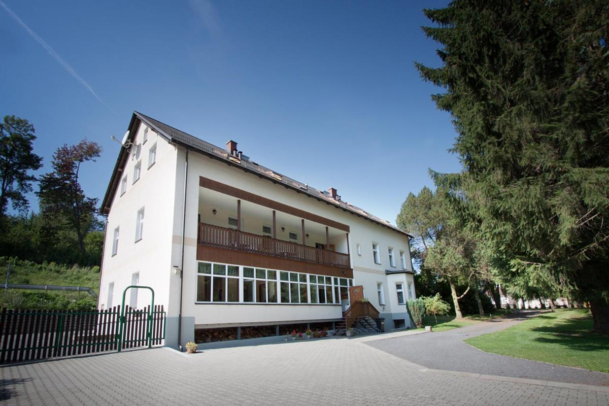 Rodinny Penzion U Wolfu Chrastava Bagian luar foto